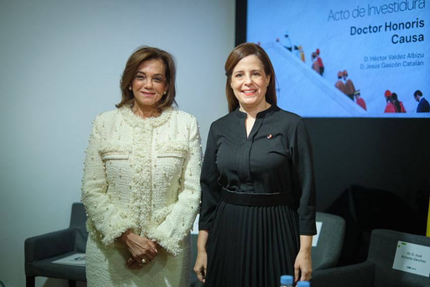 Fior Martínez de Valdez y Patricia Portela.